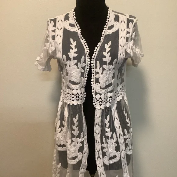 East 1946 Women’s small floral boho crochet short sleeves swimsuit /cover up - Picture 8 of 8